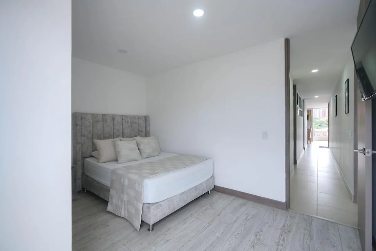 Апартаменты Luxury Air Conditioning Near Laureles Медельин
