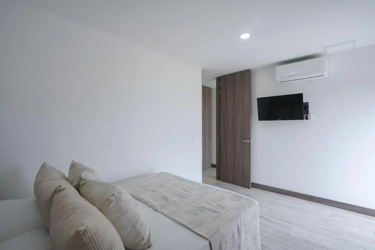 Luxury Air Conditioning Near Laureles Медельин